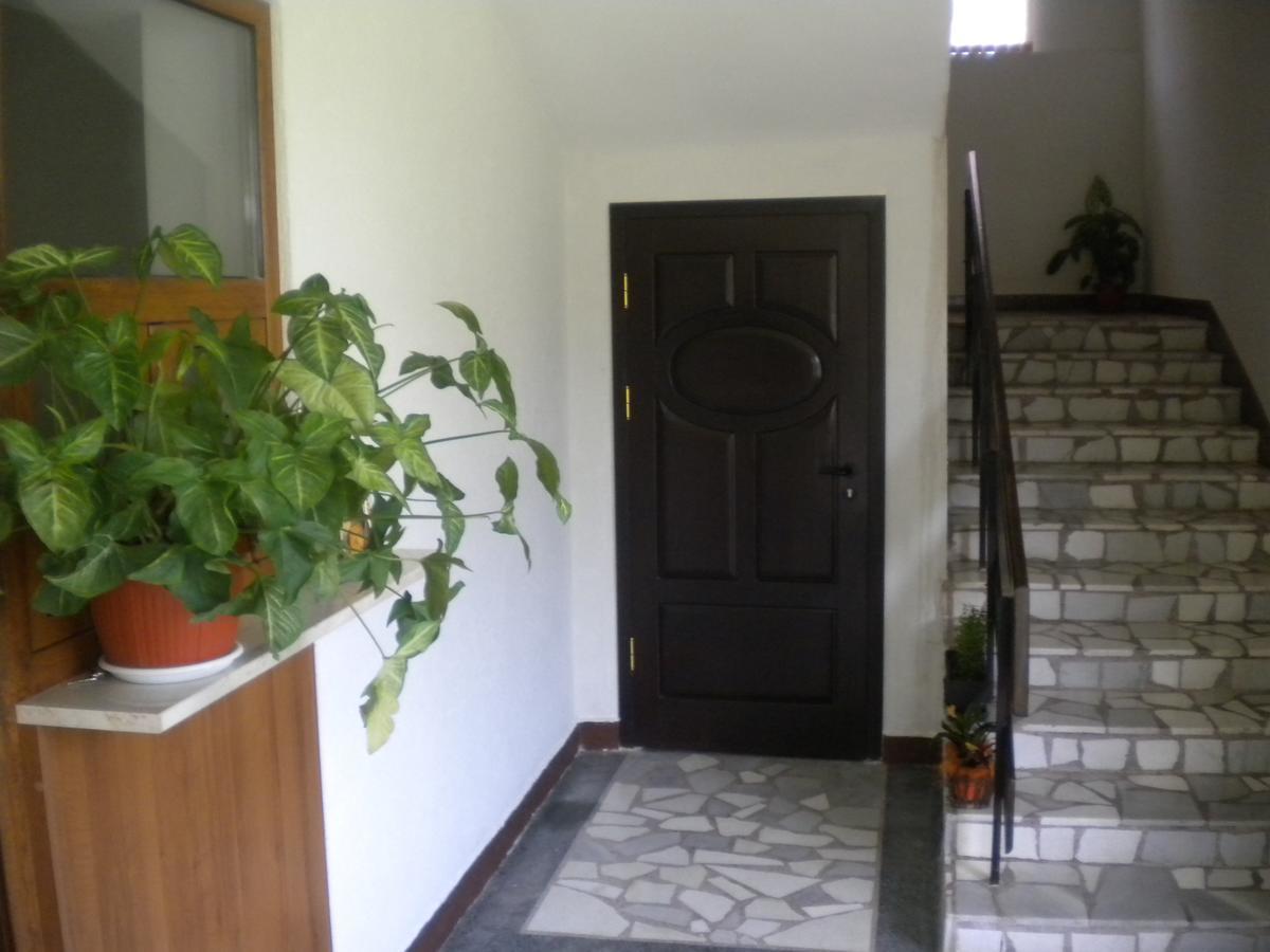 Hanovete Hotel Pliska Exterior photo